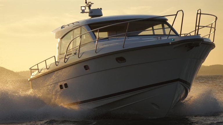 Luxe tender voor watersport met comfortabele zitplaatsen en moderne indeling